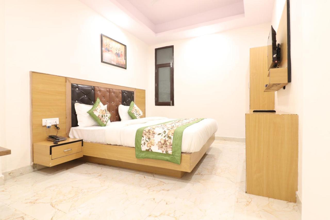 Hotel Hari International - Noida Sector 11 Εξωτερικό φωτογραφία