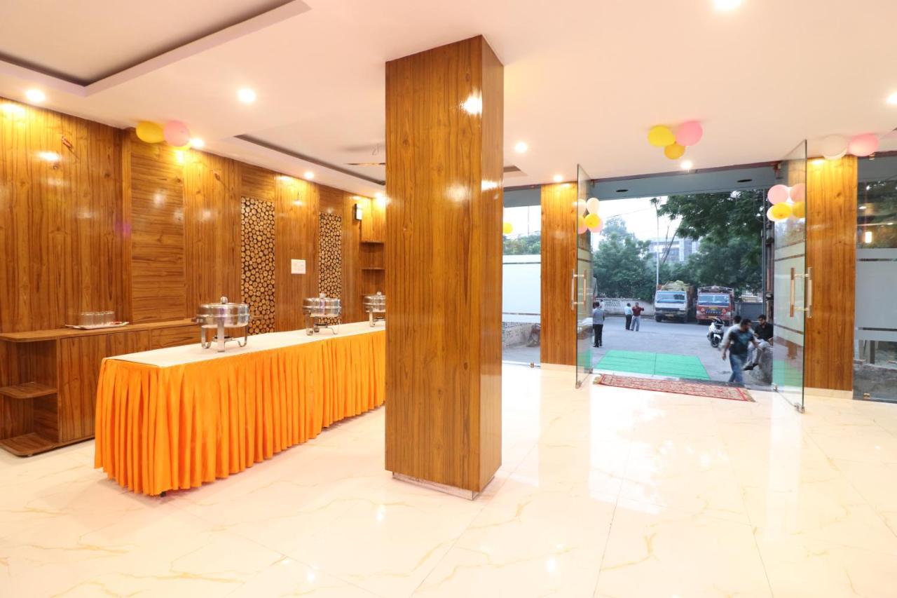 Hotel Hari International - Noida Sector 11 Εξωτερικό φωτογραφία