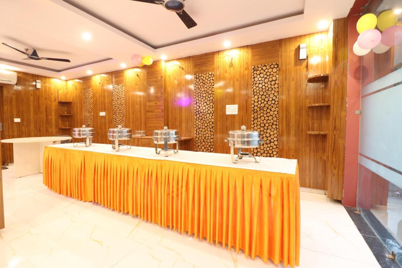 Hotel Hari International - Noida Sector 11 Εξωτερικό φωτογραφία