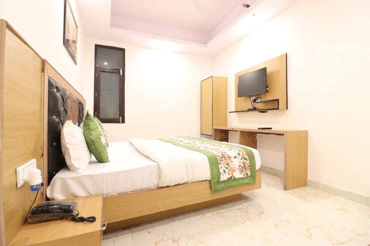 Hotel Hari International - Noida Sector 11 Εξωτερικό φωτογραφία