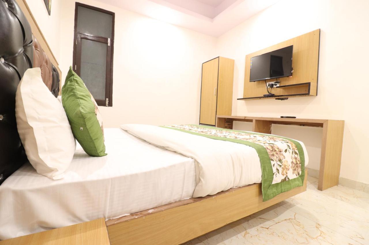 Hotel Hari International - Noida Sector 11 Εξωτερικό φωτογραφία