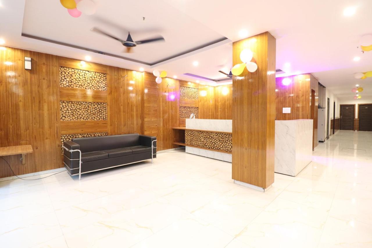 Hotel Hari International - Noida Sector 11 Εξωτερικό φωτογραφία