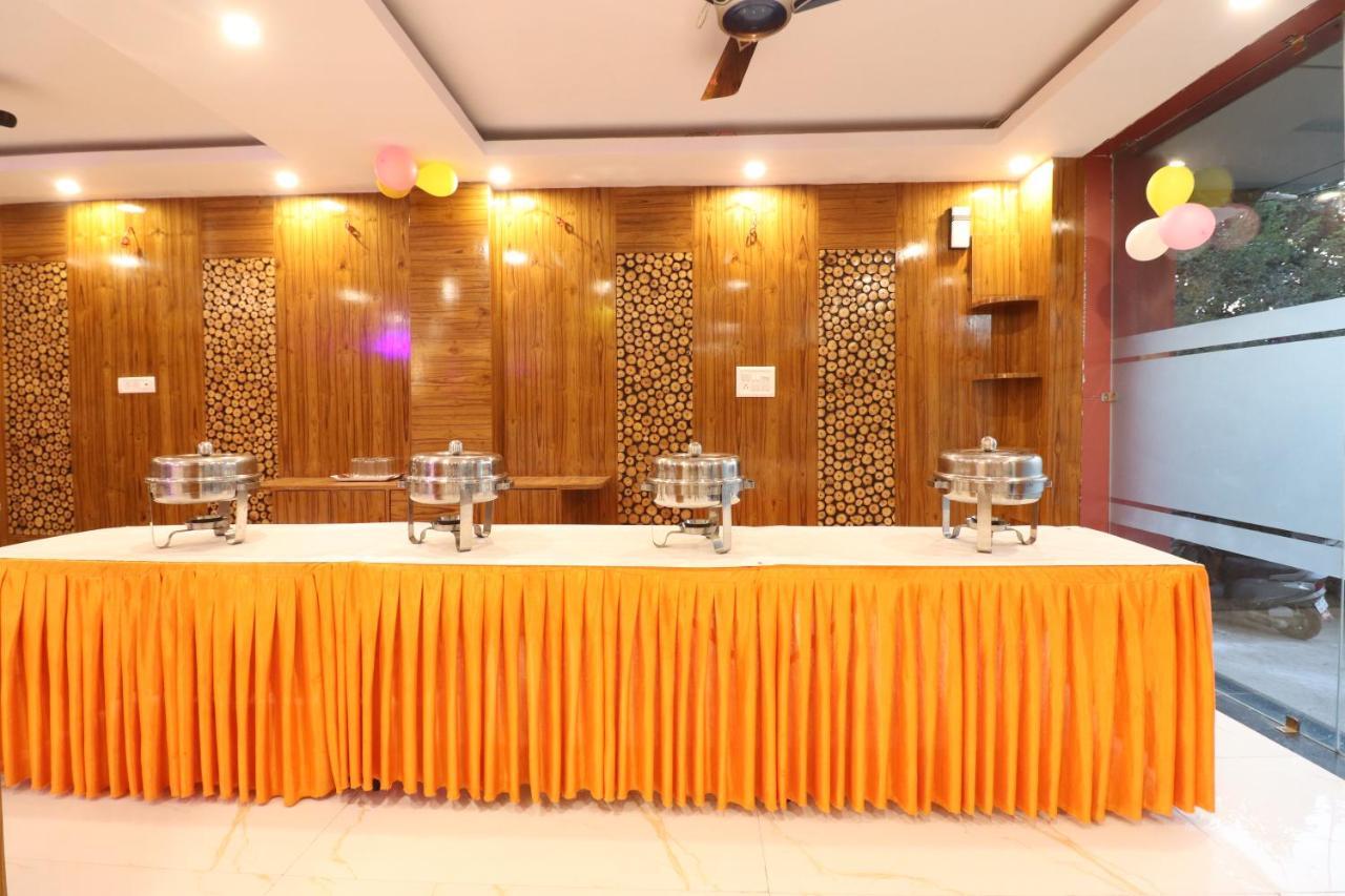 Hotel Hari International - Noida Sector 11 Εξωτερικό φωτογραφία
