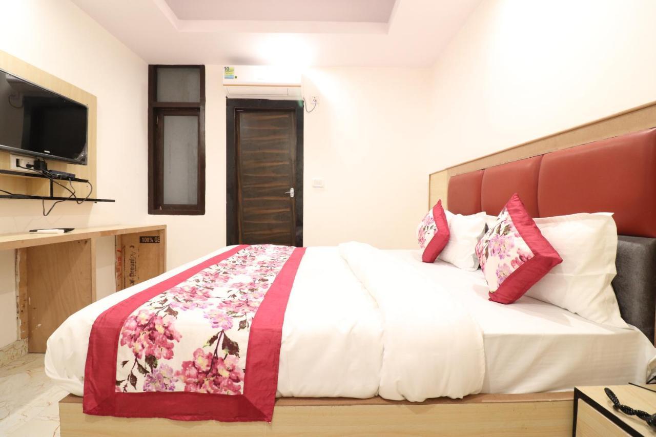 Hotel Hari International - Noida Sector 11 Εξωτερικό φωτογραφία
