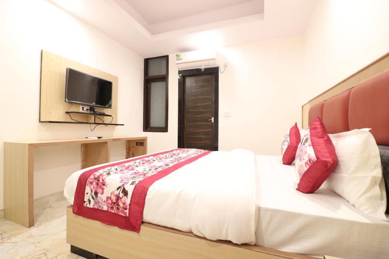 Hotel Hari International - Noida Sector 11 Εξωτερικό φωτογραφία