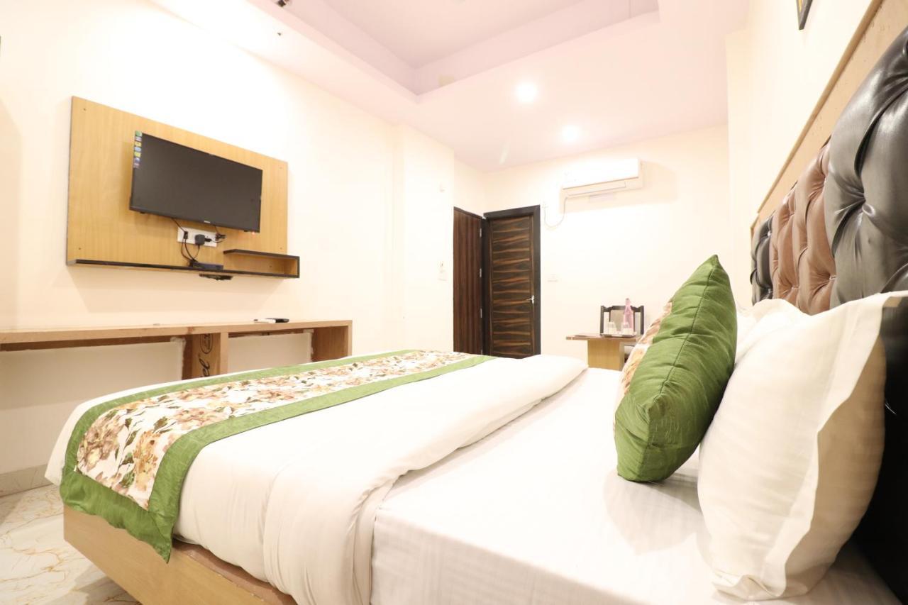 Hotel Hari International - Noida Sector 11 Εξωτερικό φωτογραφία