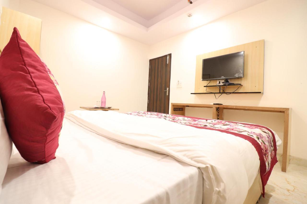 Hotel Hari International - Noida Sector 11 Εξωτερικό φωτογραφία