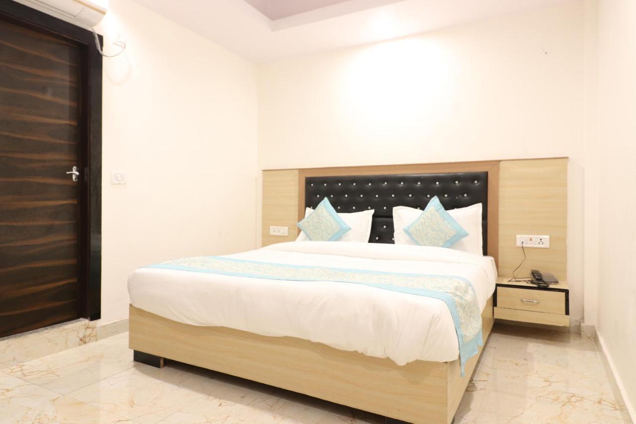 Hotel Hari International - Noida Sector 11 Εξωτερικό φωτογραφία