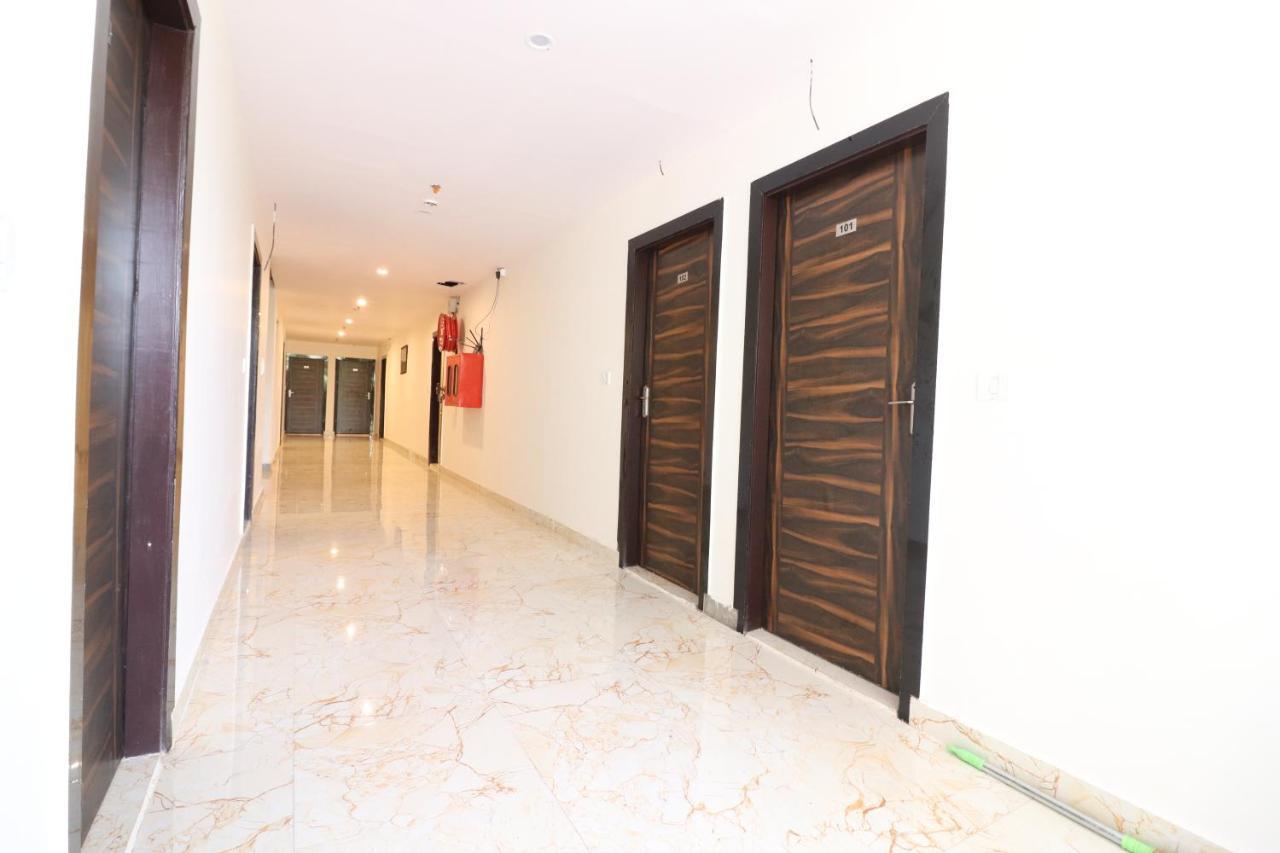 Hotel Hari International - Noida Sector 11 Εξωτερικό φωτογραφία