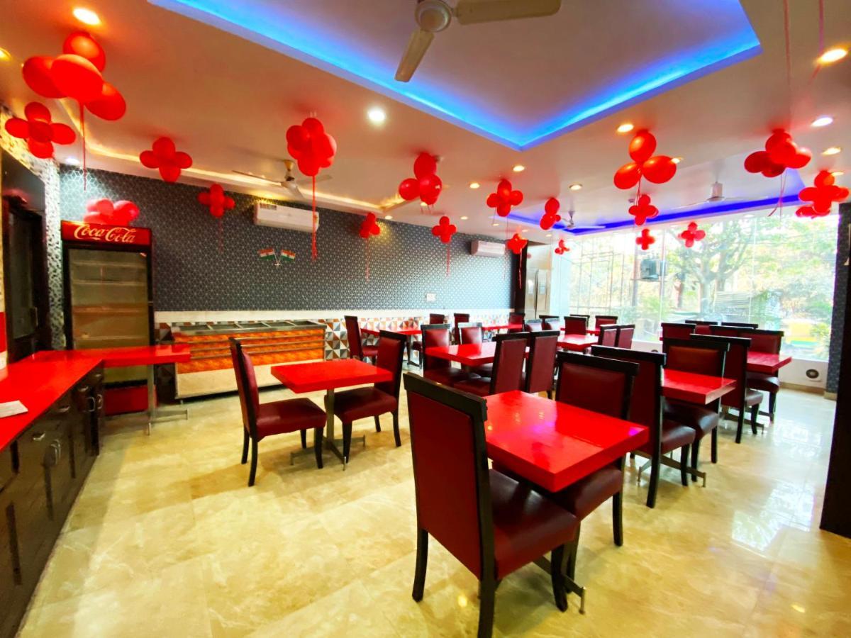 Hotel Hari International - Noida Sector 11 Εξωτερικό φωτογραφία