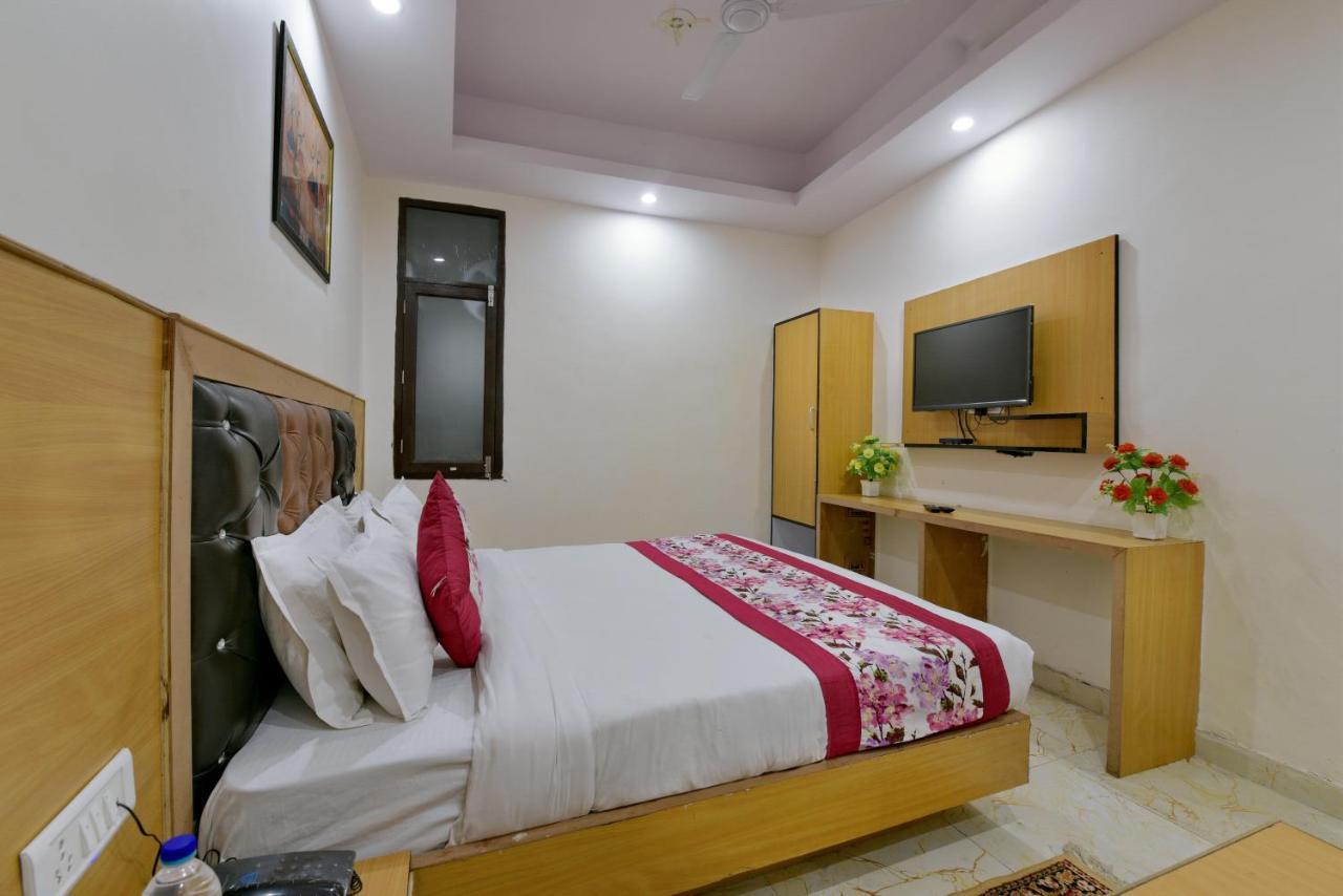 Hotel Hari International - Noida Sector 11 Εξωτερικό φωτογραφία