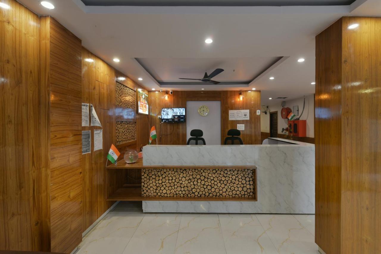 Hotel Hari International - Noida Sector 11 Εξωτερικό φωτογραφία