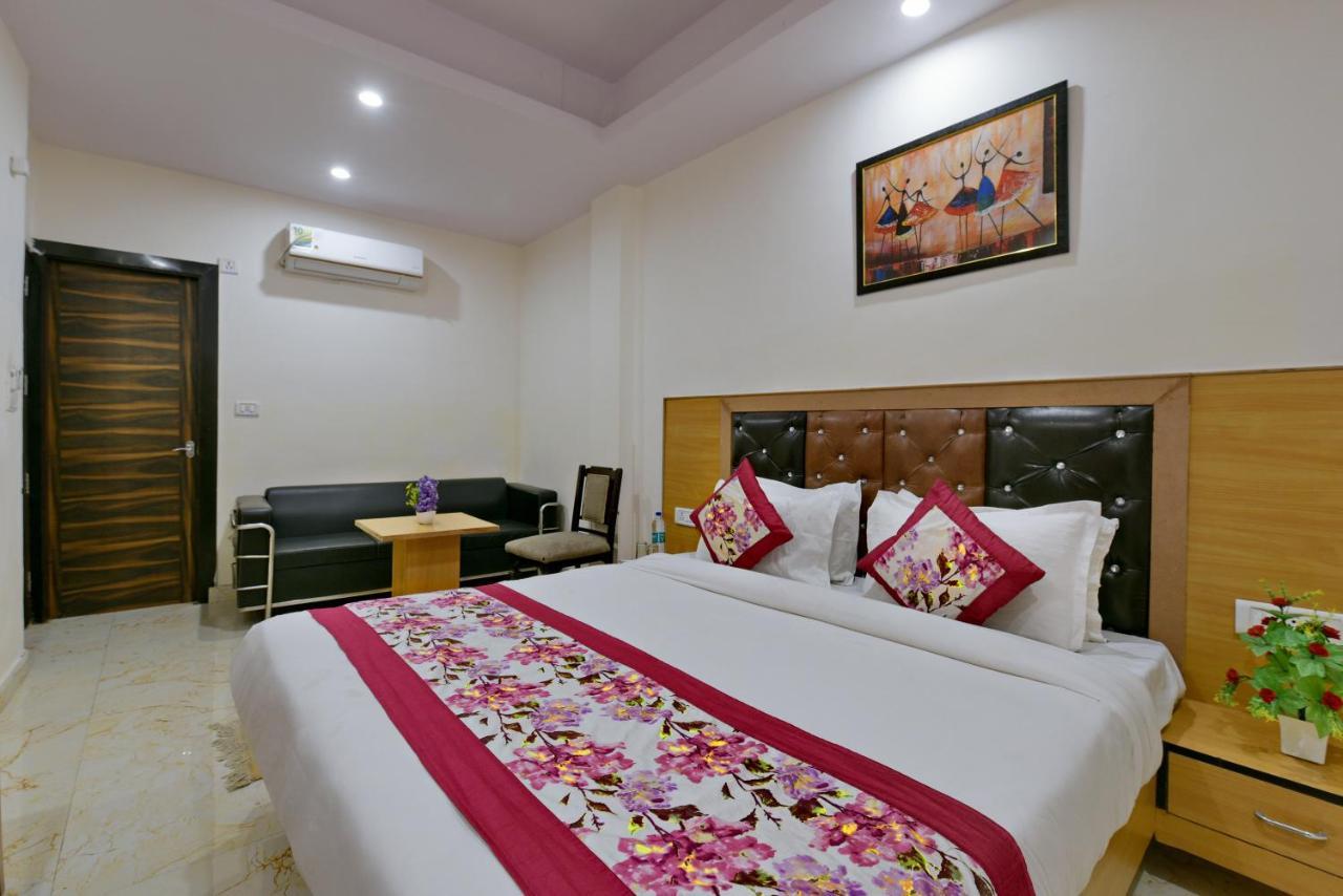 Hotel Hari International - Noida Sector 11 Εξωτερικό φωτογραφία