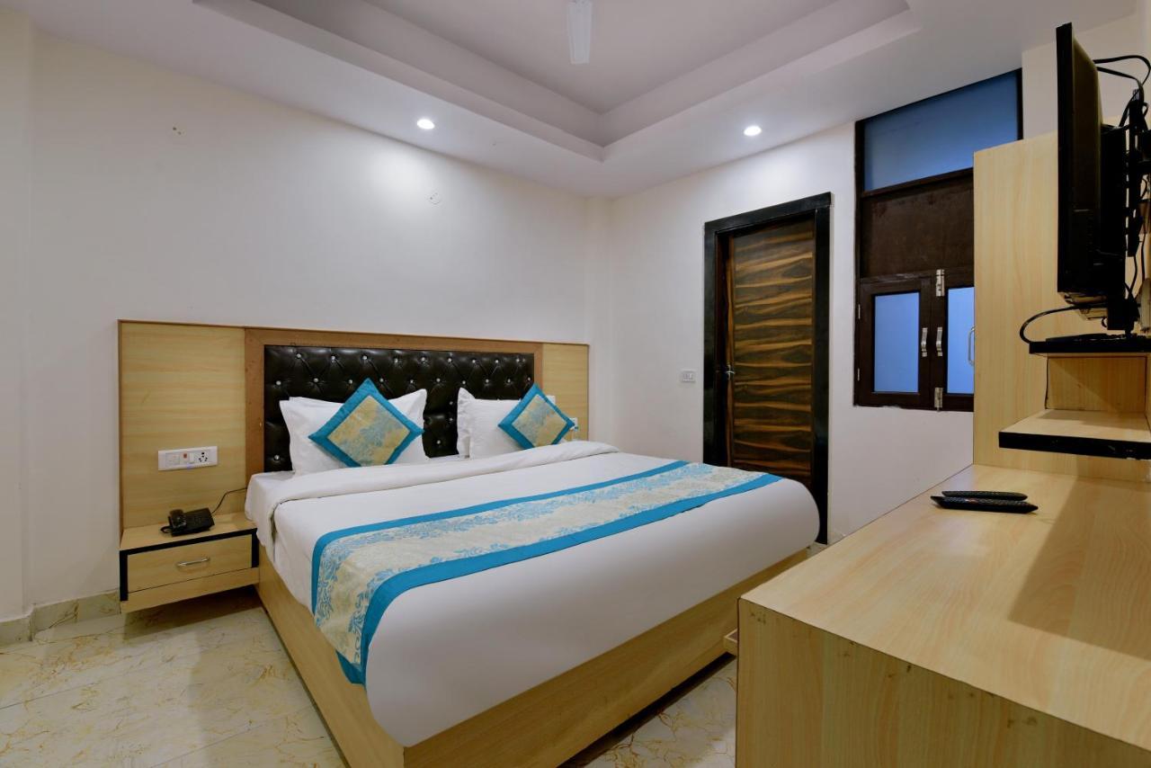 Hotel Hari International - Noida Sector 11 Εξωτερικό φωτογραφία