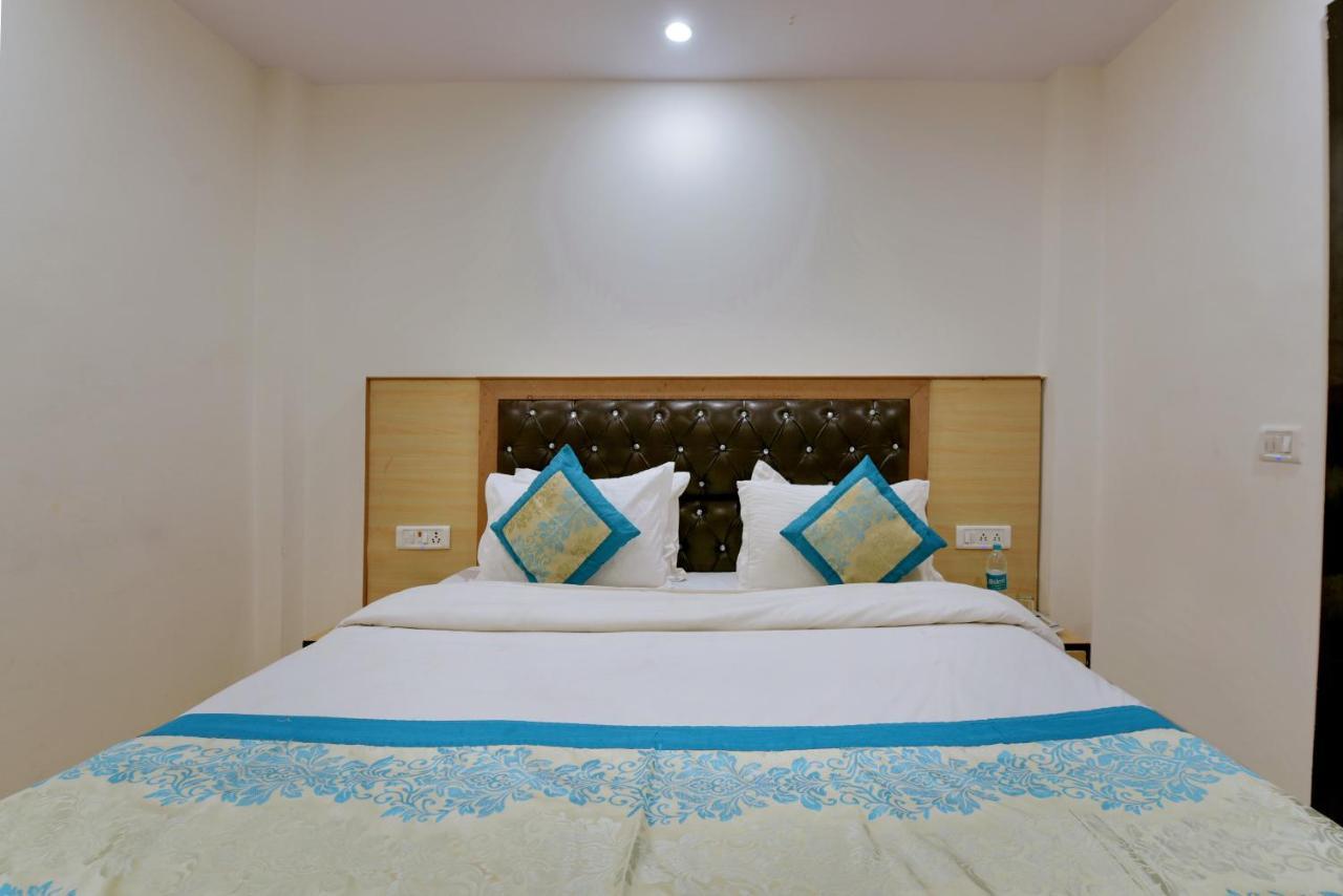 Hotel Hari International - Noida Sector 11 Εξωτερικό φωτογραφία
